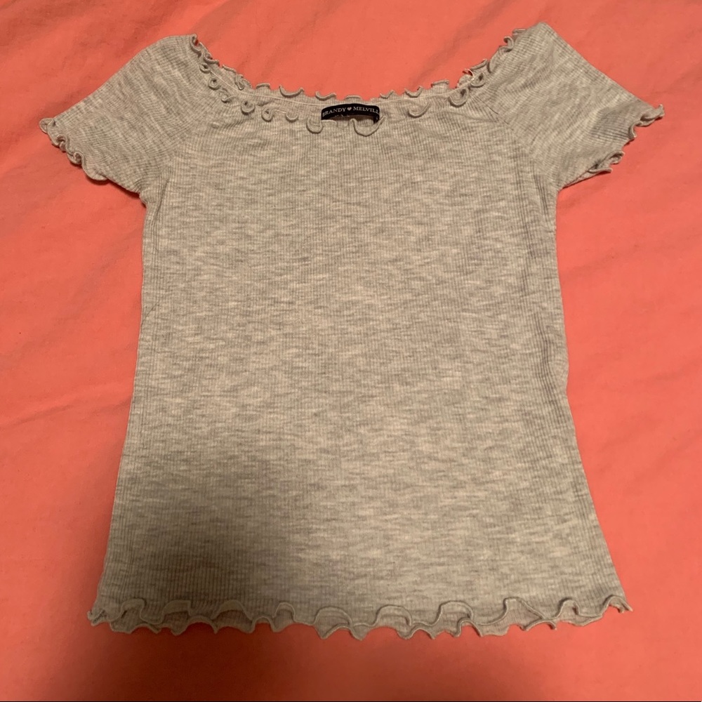 very cute brandy melville ruffle top